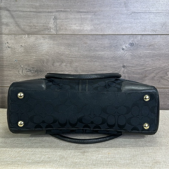 Coach Classic Hampton 11063 Signature Shoulder/satchel Bag - Picture 8 of 11